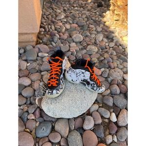 "Iconic Style Shattered Backboard. Foamposite One Black White: Youth Size 5.5"